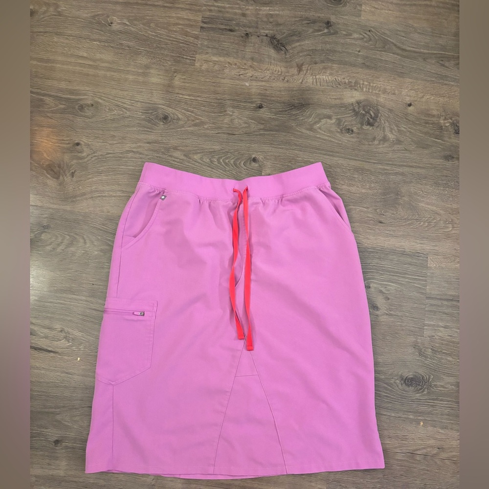 Figs XL Scrub Skirt in Pink Cloud